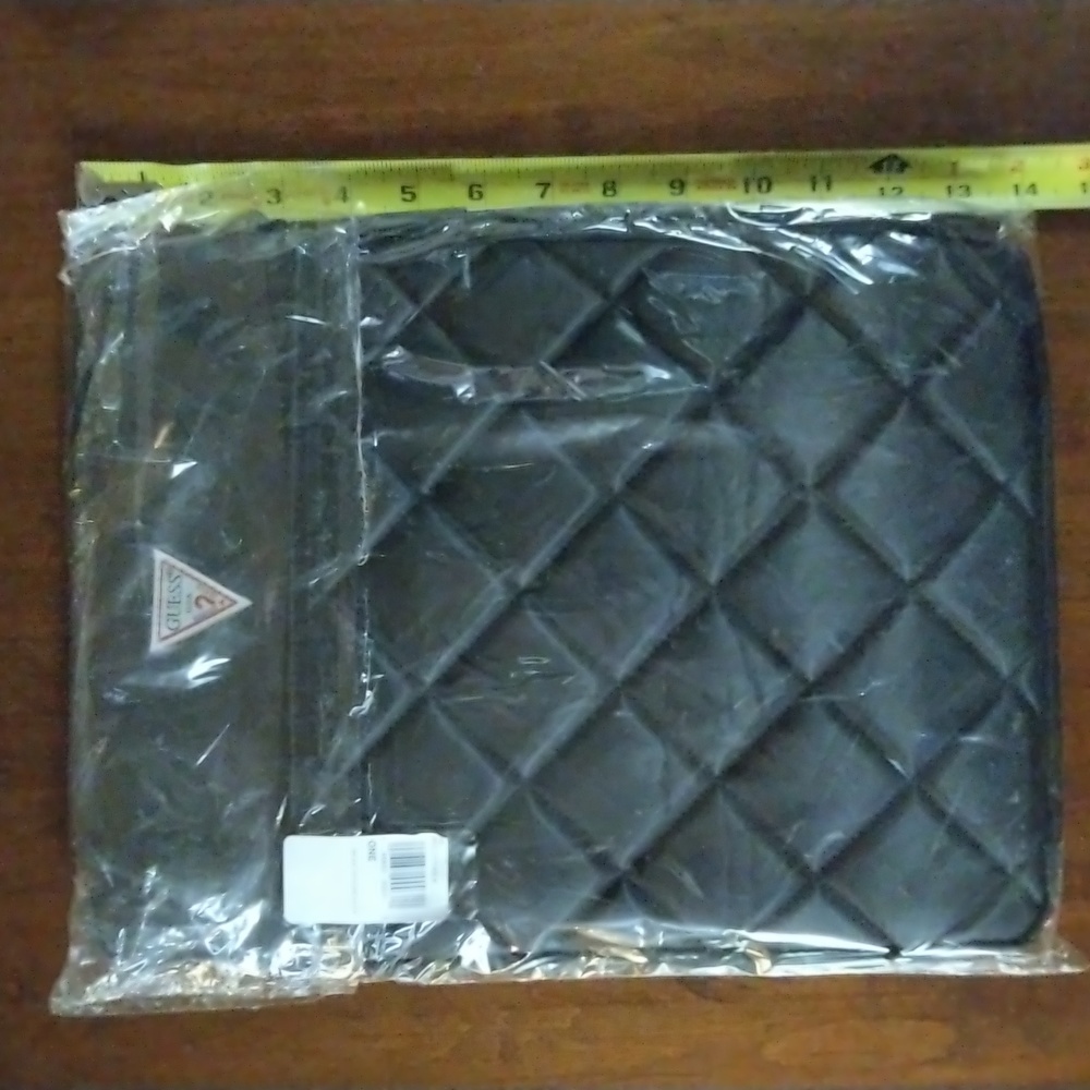 Guess Quilted Laptop Case NWT 14x10"
